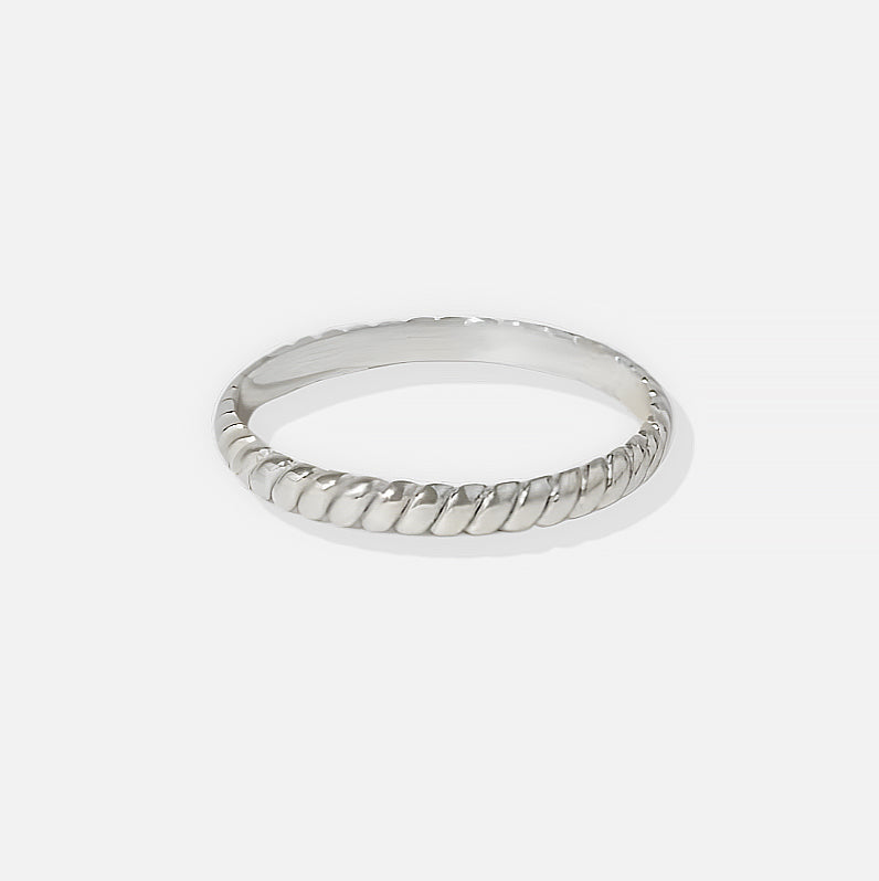 Noviqlo | Minimalist Wave Band Ring